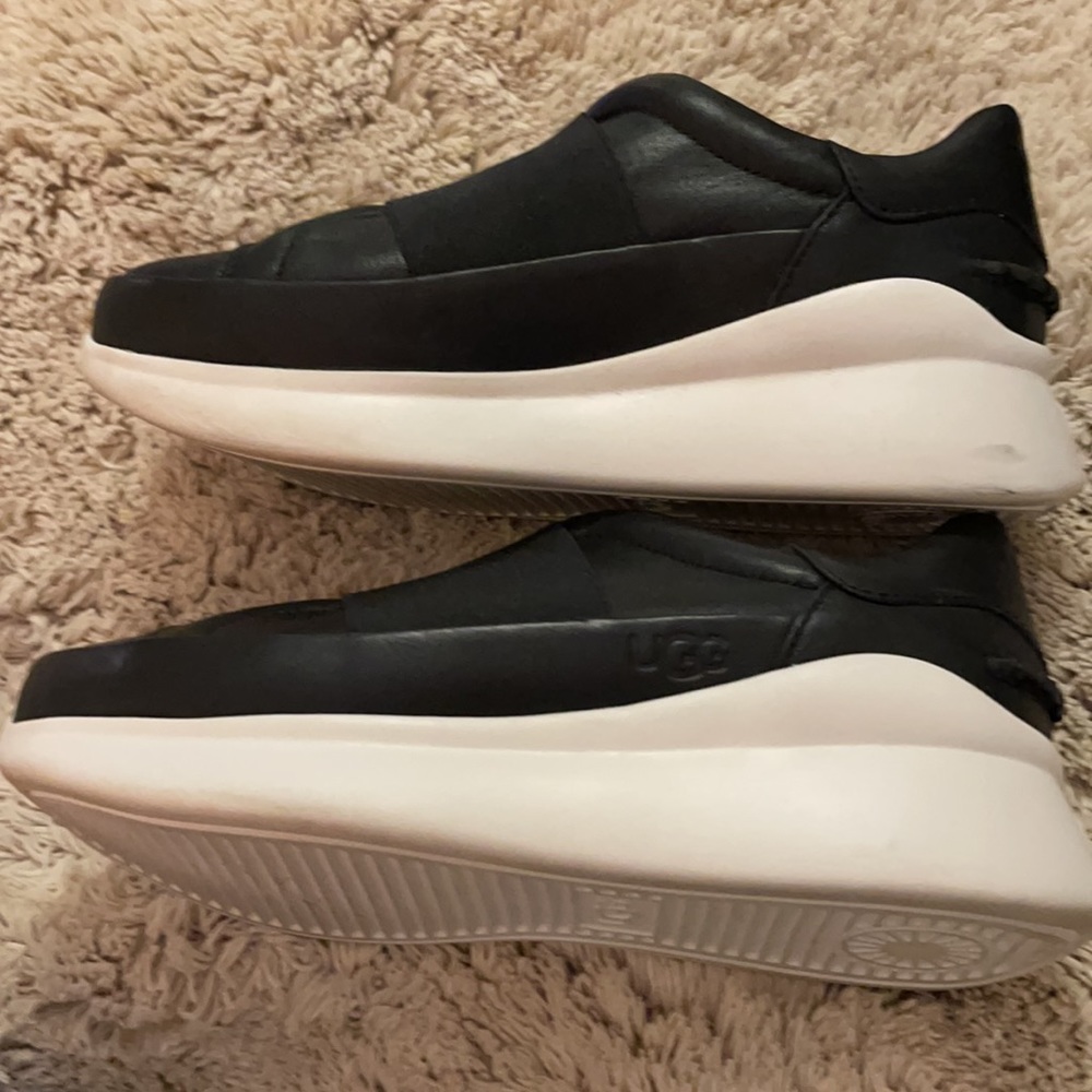 UGG cute black leather comfy sneakers